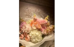 Какие цветы подарить невесте на свадьбу